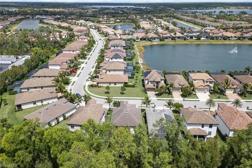 9403 Foxglove Ln, Naples, FL 34120-33