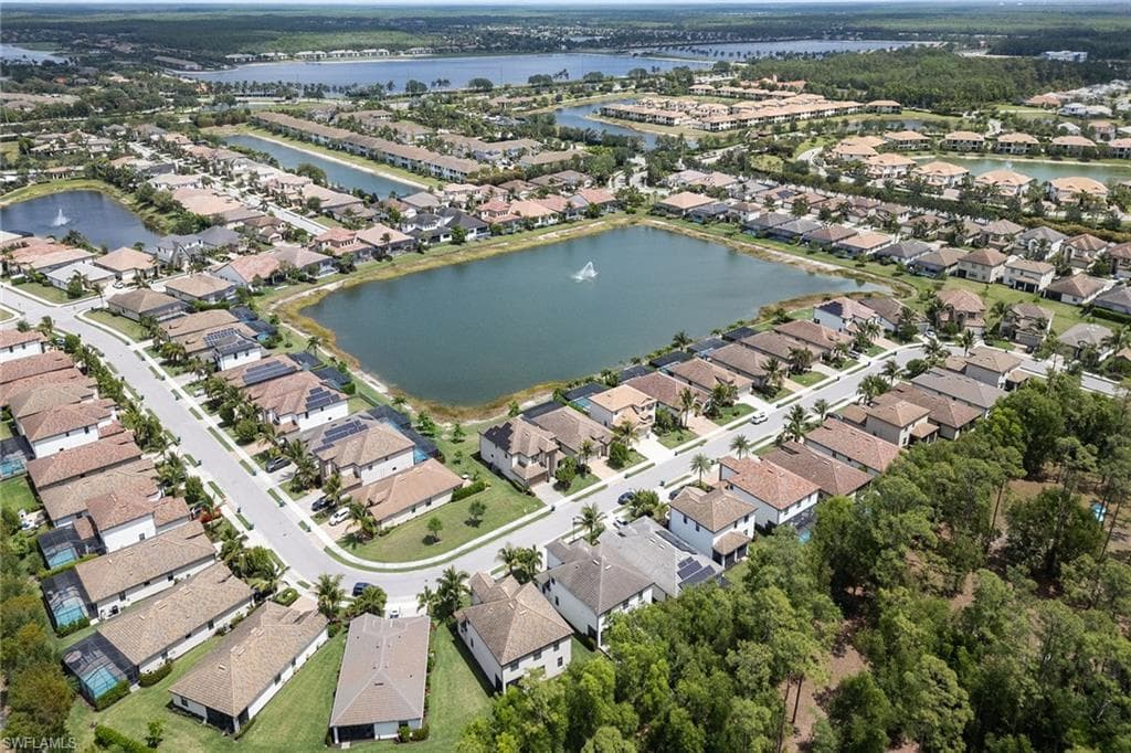 9403 Foxglove Ln, Naples, FL 34120-34