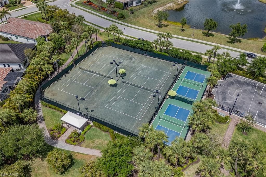 9403 Foxglove Ln, Naples, FL 34120-40