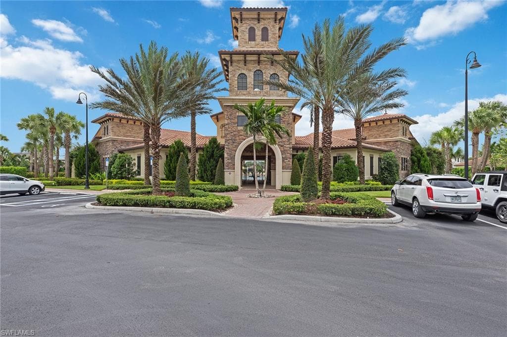 9403 Foxglove Ln, Naples, FL 34120-44