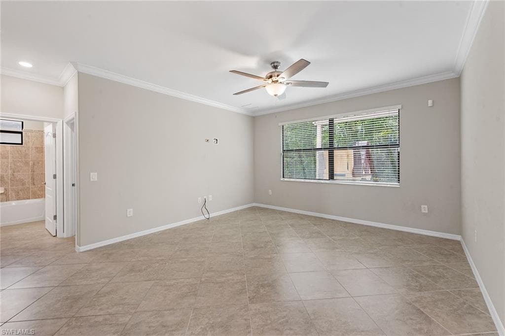 9403 Foxglove Ln, Naples, FL 34120-7