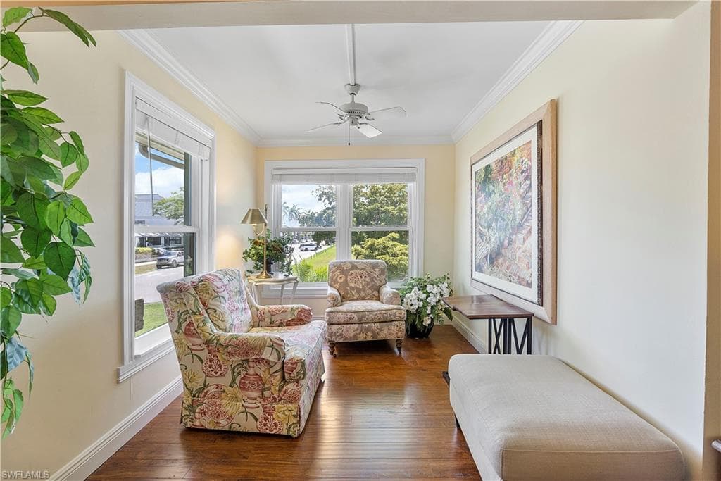 676 12th Ave S 676, Naples, FL 34102-6
