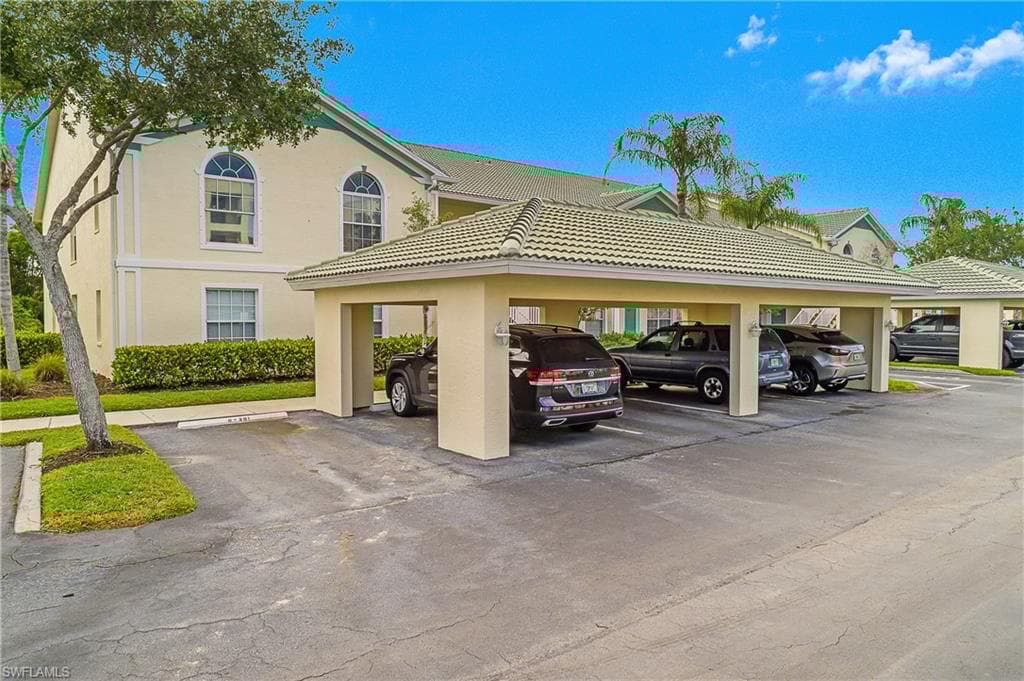 4965 Sandra Bay Dr 102, Naples, FL 34109-4