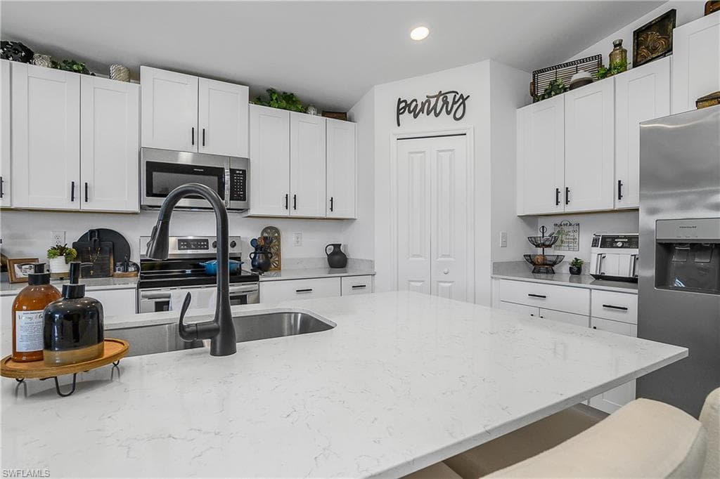 4094 San Clemente Ct, North Fort Myers, FL 33917-5