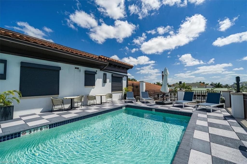 780 5th Ave S 305, Naples, FL 34102-22