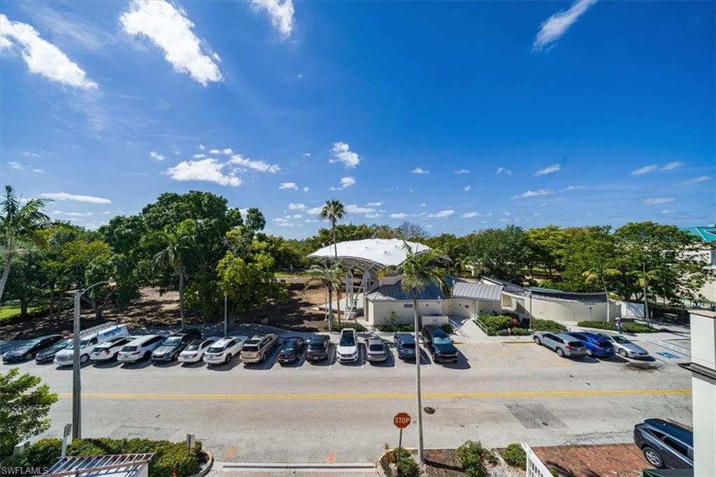 780 5th Ave S 305, Naples, FL 34102-28