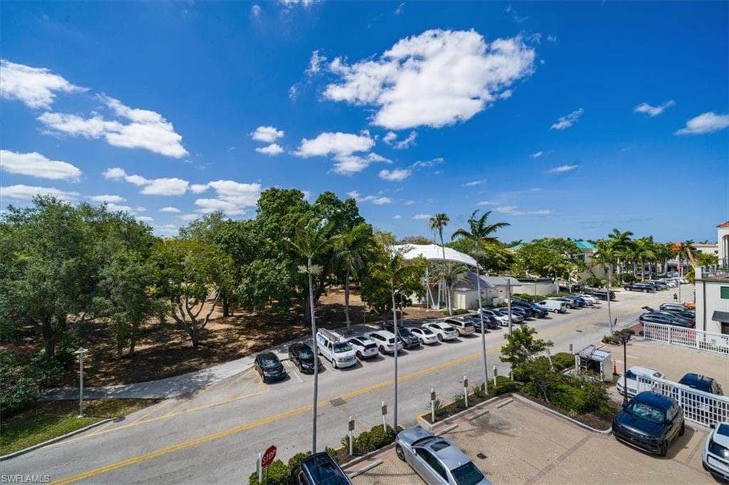 780 5th Ave S 305, Naples, FL 34102-30