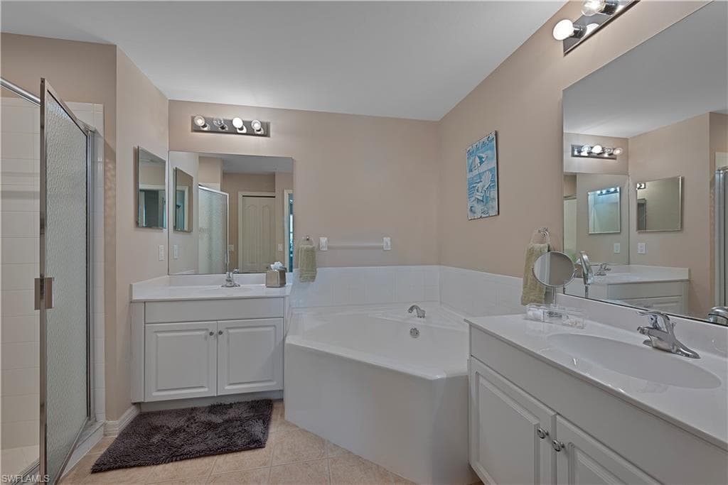 3485 Laurel Greens Ln S 101, Naples, FL 34119-11