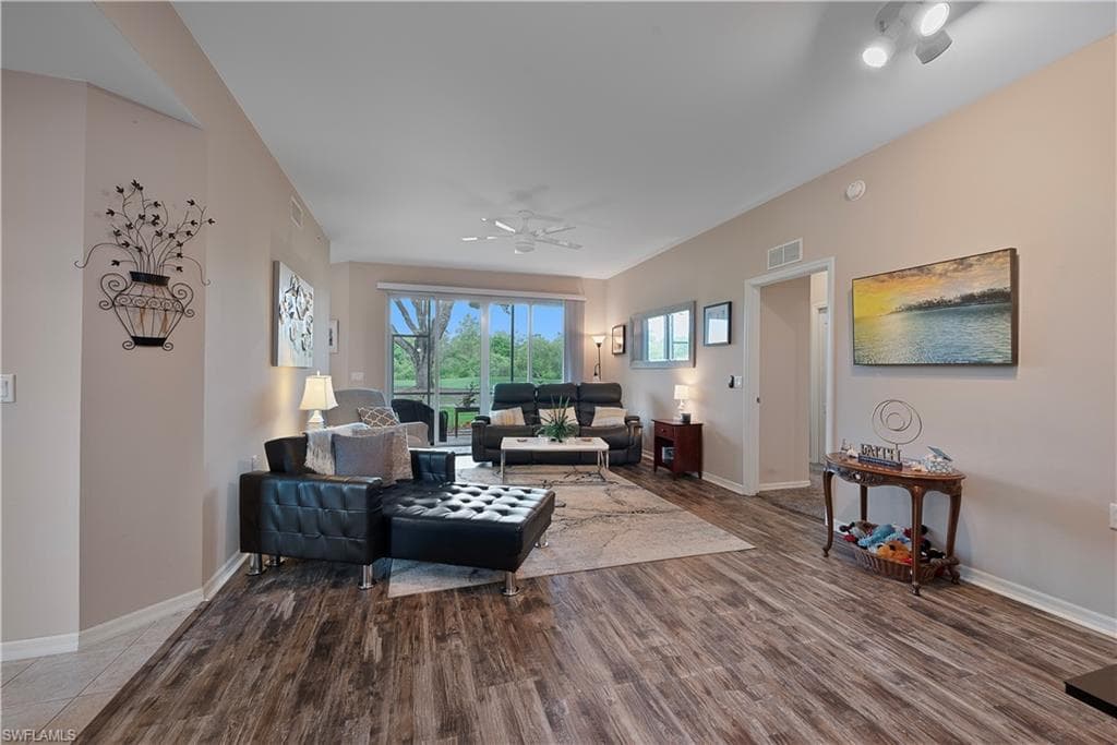 3485 Laurel Greens Ln S 101, Naples, FL 34119-4