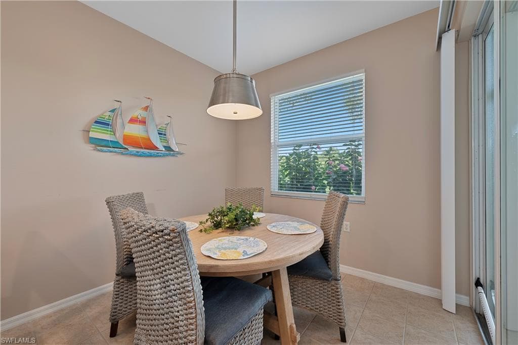 3485 Laurel Greens Ln S 101, Naples, FL 34119-8