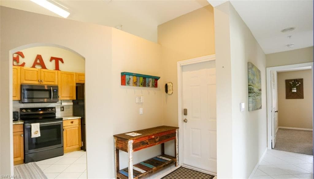 6645 Huntington Lakes Cir 201, Naples, FL 34119-4