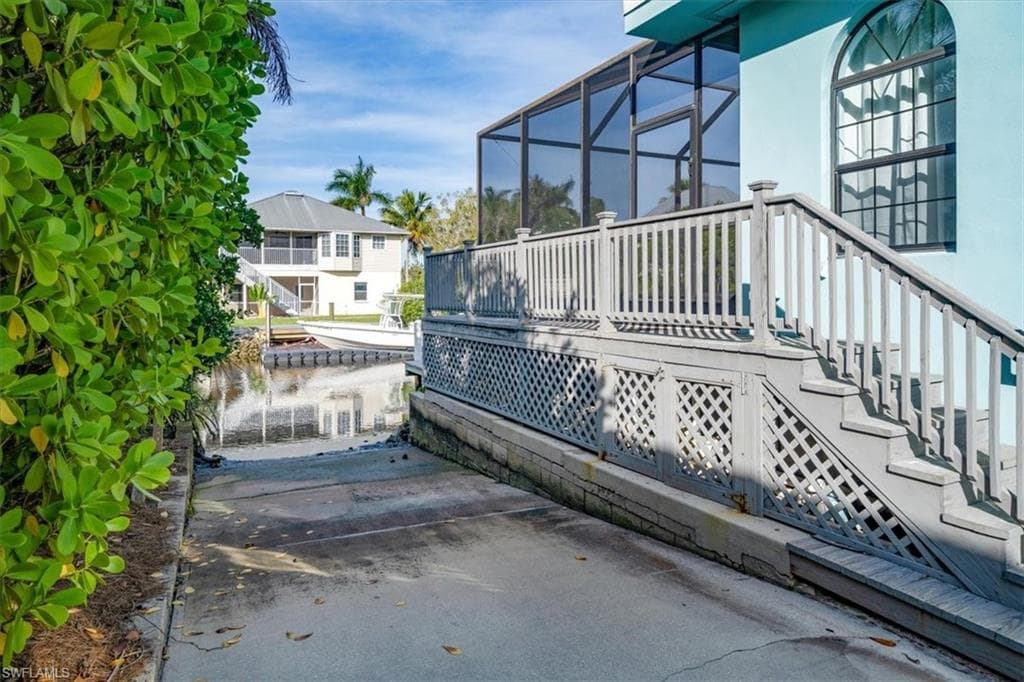 1283 Grand Canal Dr, Naples, FL 34110-27
