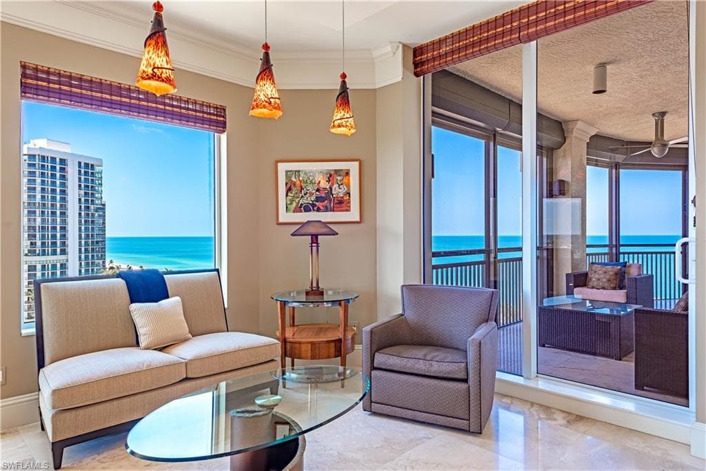 81 Seagate Dr 1101, Naples, FL 34103-9