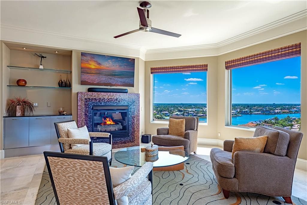 81 Seagate Dr 1101, Naples, FL 34103-10