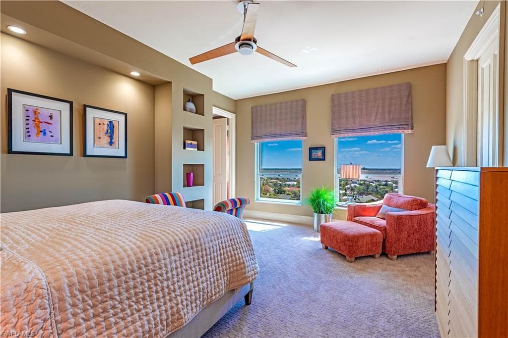 81 Seagate Dr 1101, Naples, FL 34103-17