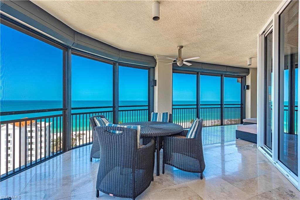 81 Seagate Dr 1101, Naples, FL 34103-1