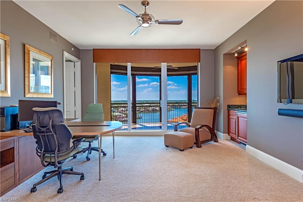81 Seagate Dr 1101, Naples, FL 34103-19