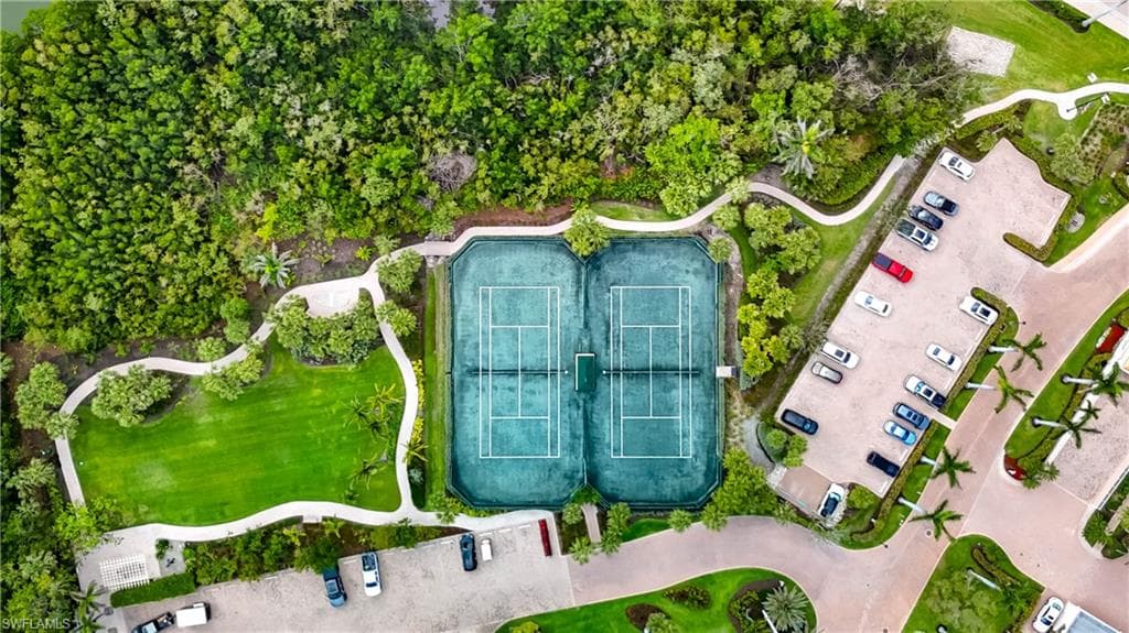 81 Seagate Dr 1101, Naples, FL 34103-29