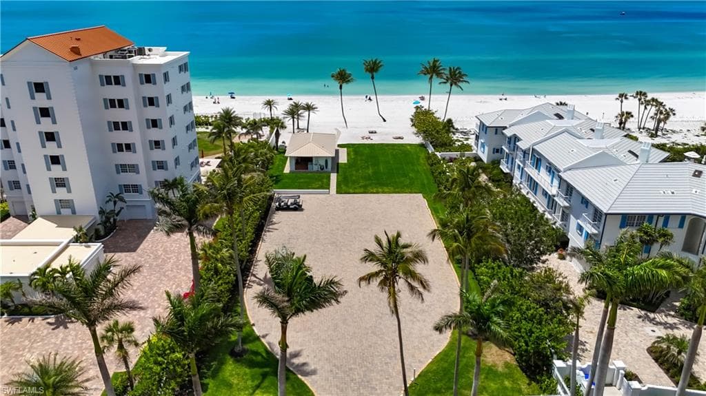 81 Seagate Dr 1101, Naples, FL 34103-31