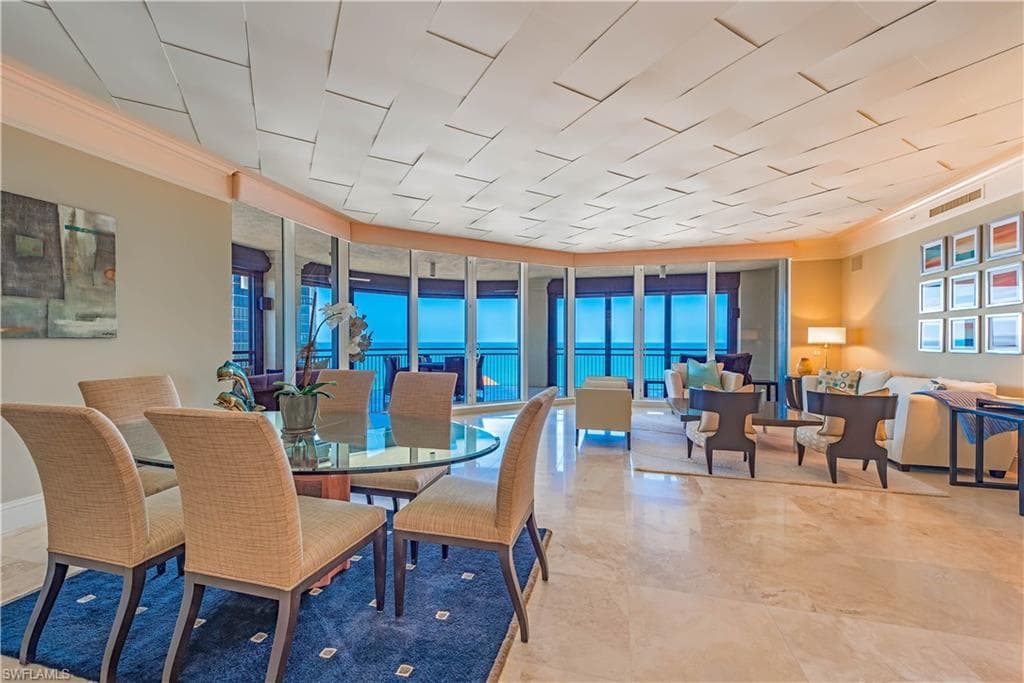 81 Seagate Dr 1101, Naples, FL 34103-5