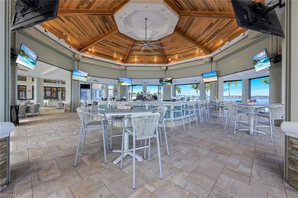 9102 Limestone Ln, Naples, FL 34120-44