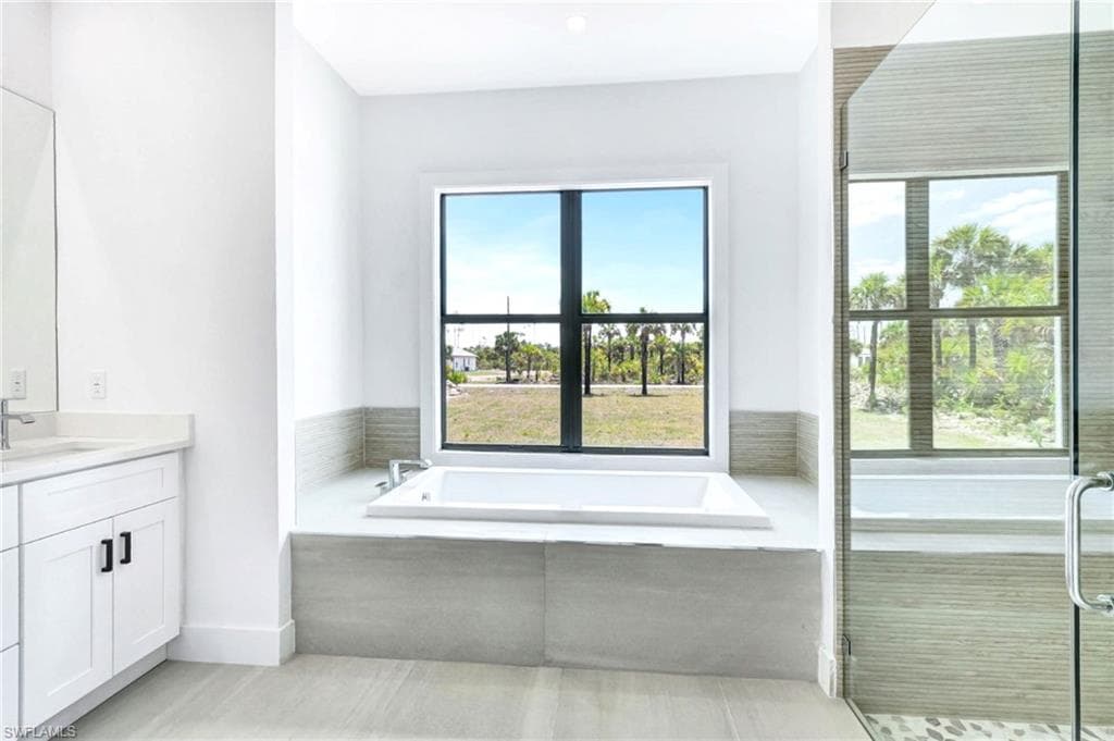 2633 22nd Ave SE, Naples, FL 34117-28