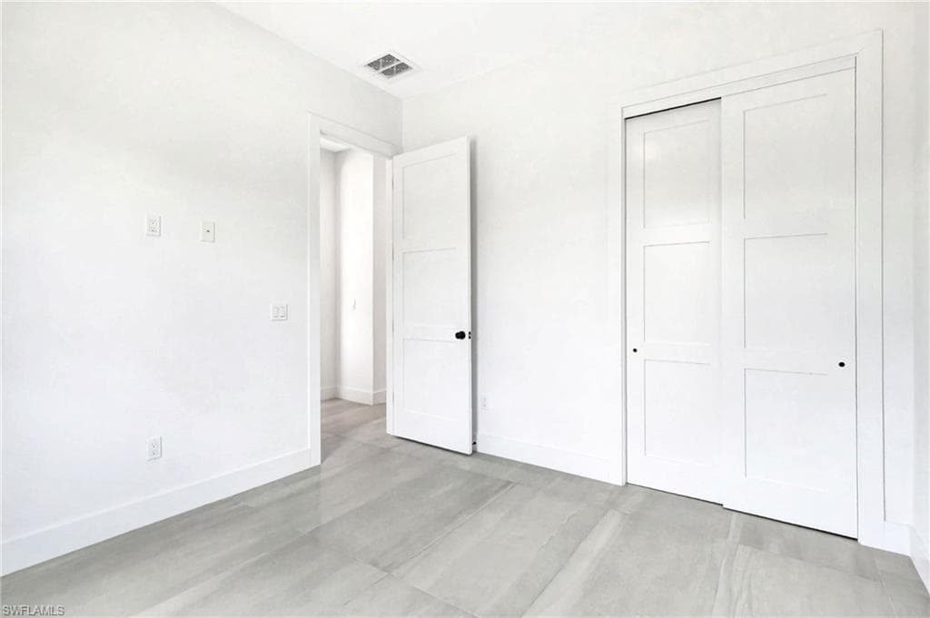 2633 22nd Ave SE, Naples, FL 34117-39