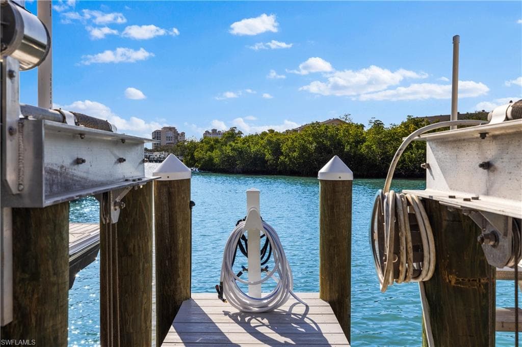 311c Wiggins Bay Dr, Naples, FL 34110-9