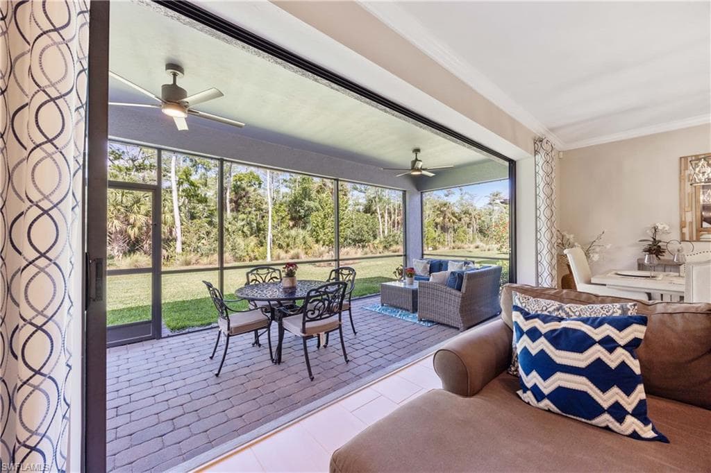 10367 Ventana Ln, Naples, FL 34120-16