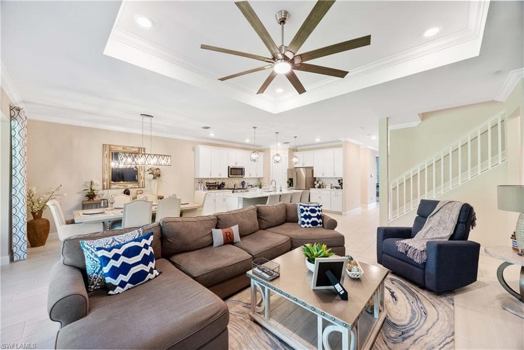 10367 Ventana Ln, Naples, FL 34120-19