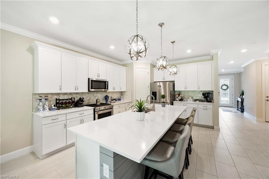 10367 Ventana Ln, Naples, FL 34120-20