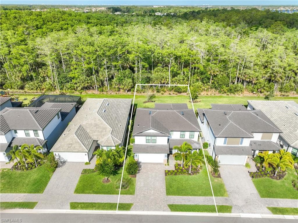 10367 Ventana Ln, Naples, FL 34120-3
