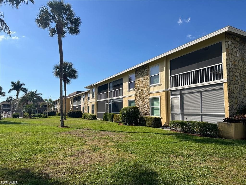 401 Charlemagne Blvd 202c, Naples, FL 34112-4