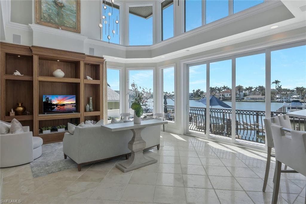 152 Conners Ave, Naples, FL 34108-9
