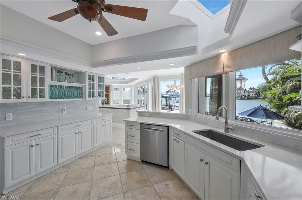 152 Conners Ave, Naples, FL 34108-14