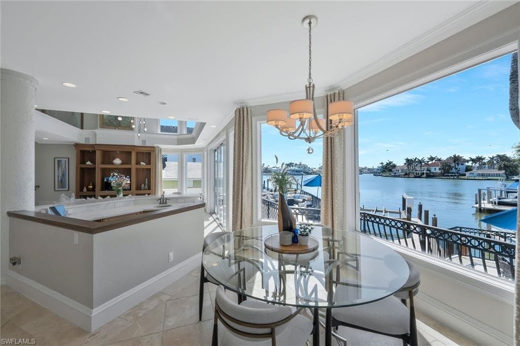152 Conners Ave, Naples, FL 34108-17