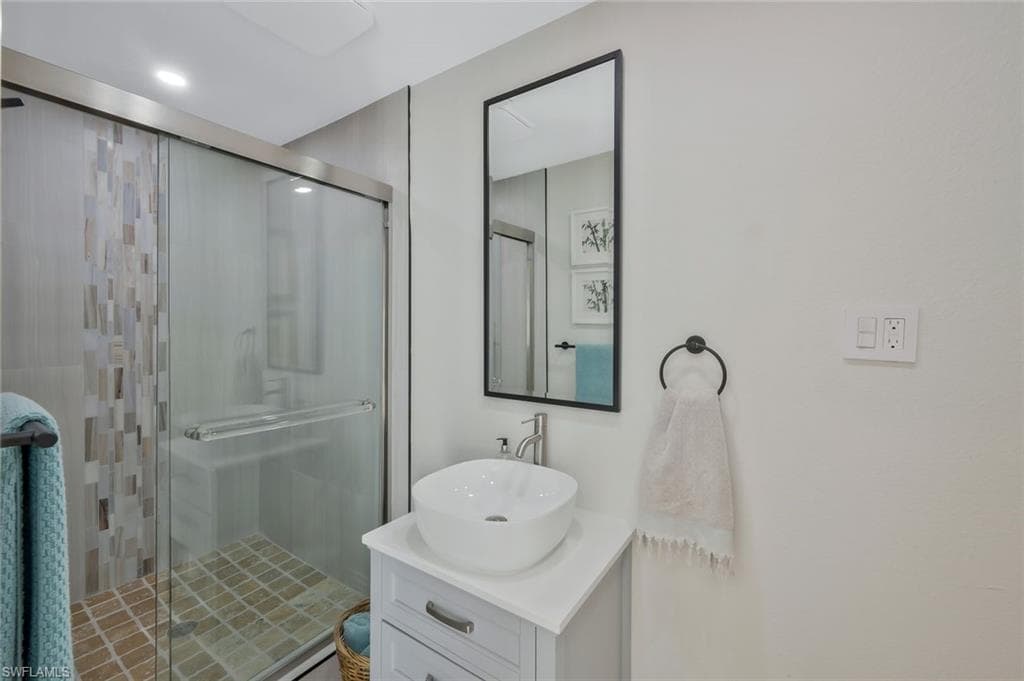 152 Conners Ave, Naples, FL 34108-32