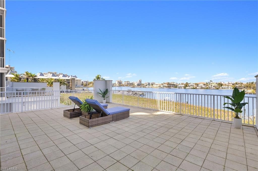 410 Flagship Dr 301, Naples, FL 34108-23