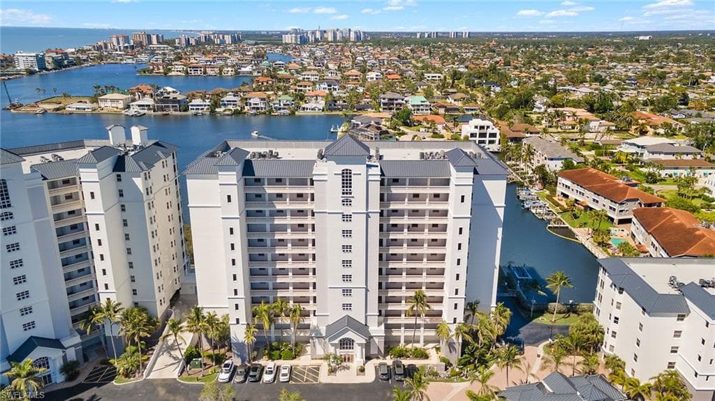410 Flagship Dr 301, Naples, FL 34108-34