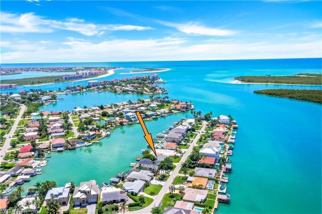 152 Pago Pago Dr W, Naples, FL 34113-1