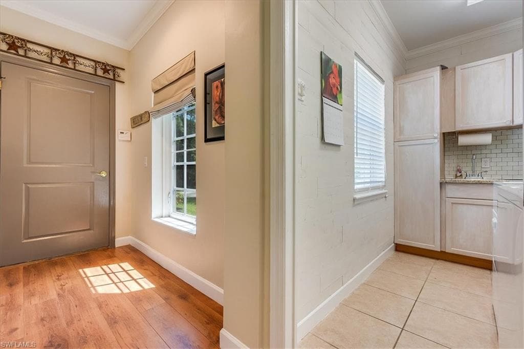 4235 10th St NE, Naples, FL 34120-29