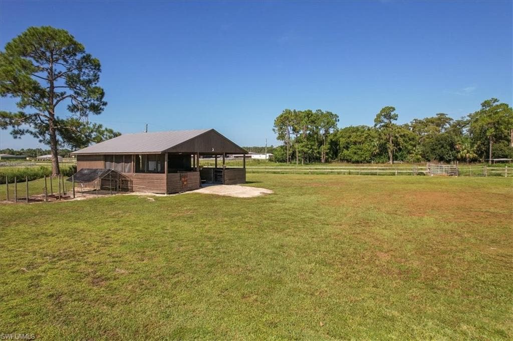 4235 10th St NE, Naples, FL 34120-33