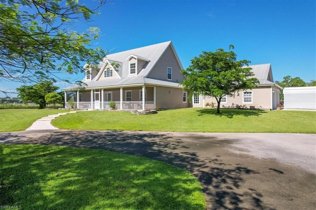 4235 10th St NE, Naples, FL 34120-3