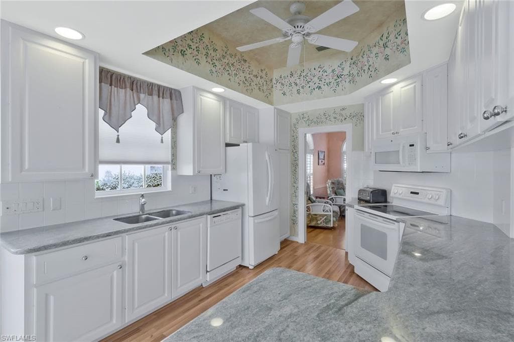 3758 Whidbey Way, Naples, FL 34119-8