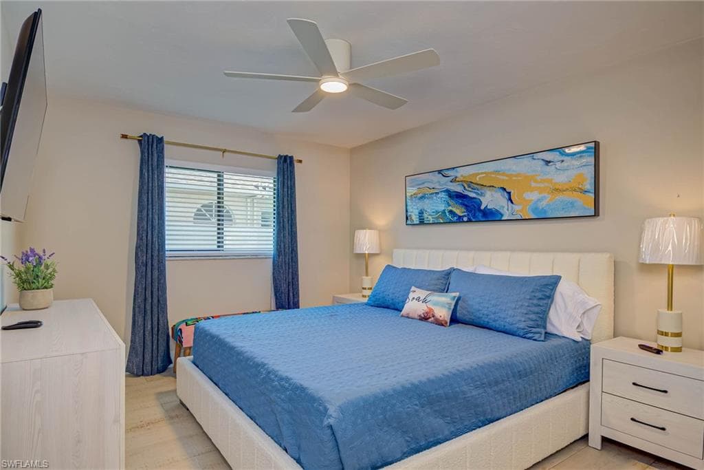 761 99th Ave N, Naples, FL 34108-20
