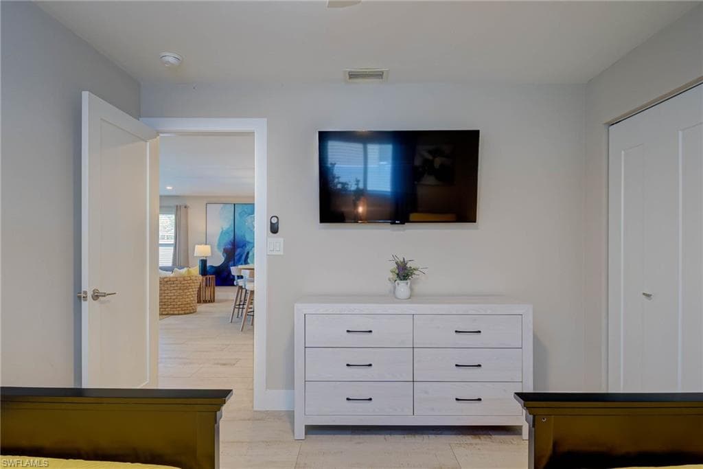 761 99th Ave N, Naples, FL 34108-24