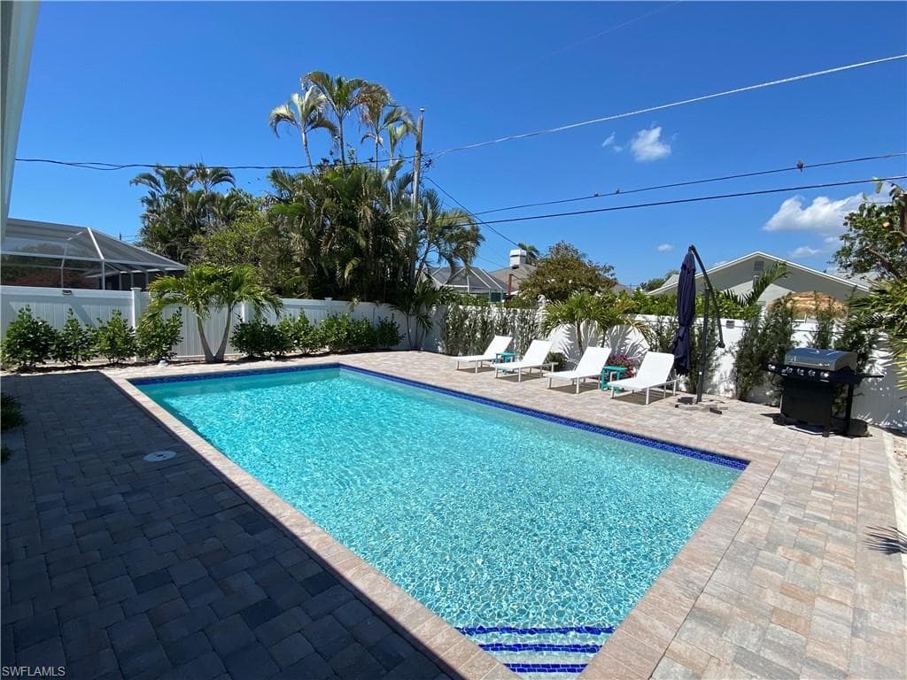 761 99th Ave N, Naples, FL 34108-28