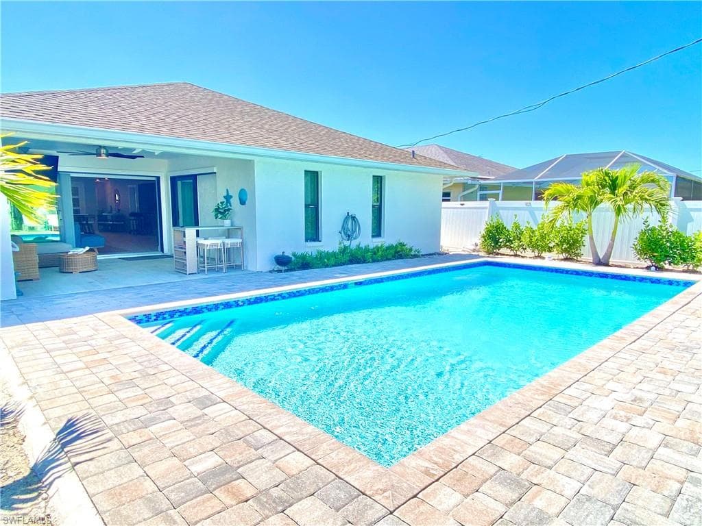 761 99th Ave N, Naples, FL 34108-30