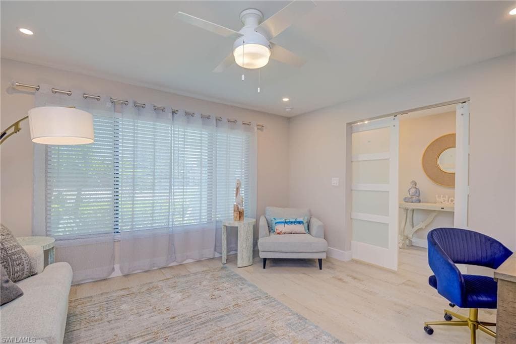 761 99th Ave N, Naples, FL 34108-4