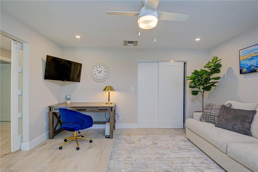 761 99th Ave N, Naples, FL 34108-6